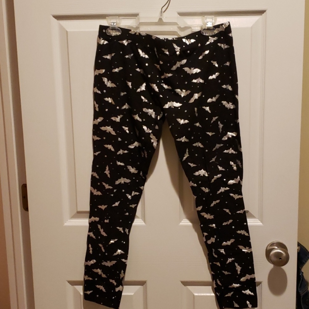 Black leggings with silver bats